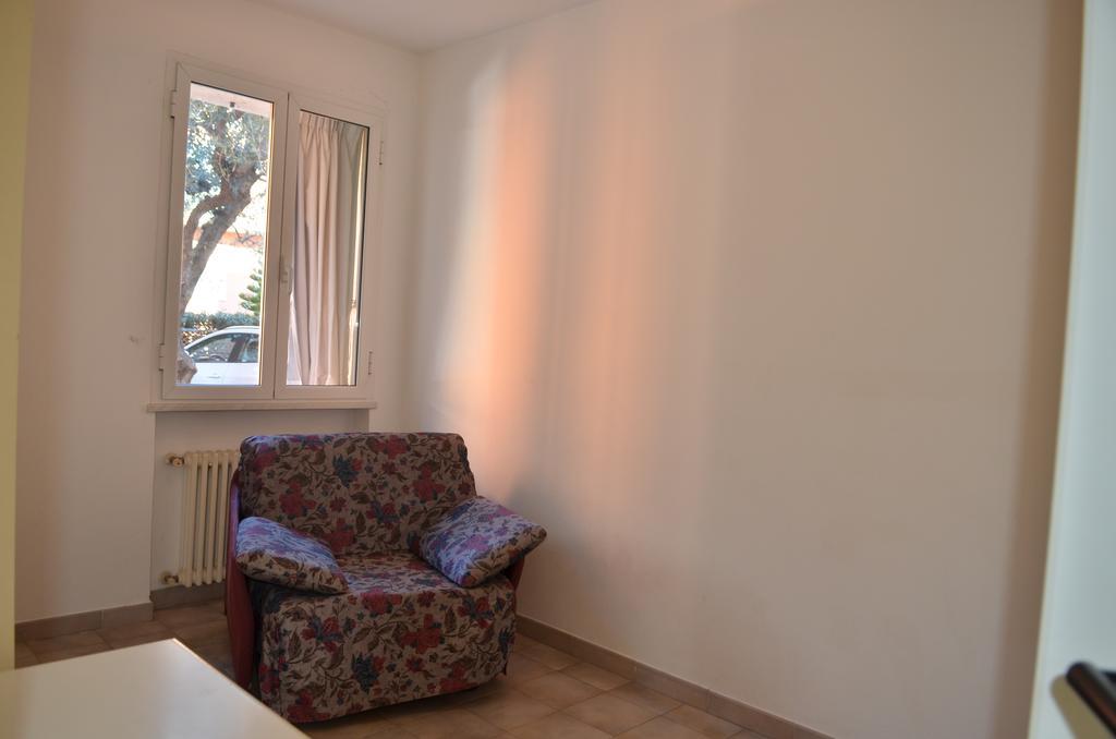 Residence Villa Carmen Fronte Mare A 50 Mt Pietra Ligure Exterior photo