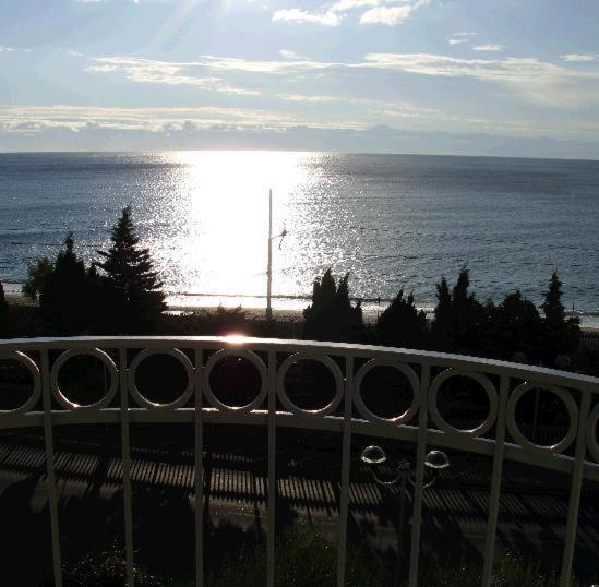 Residence Villa Carmen Fronte Mare A 50 Mt Pietra Ligure Exterior photo