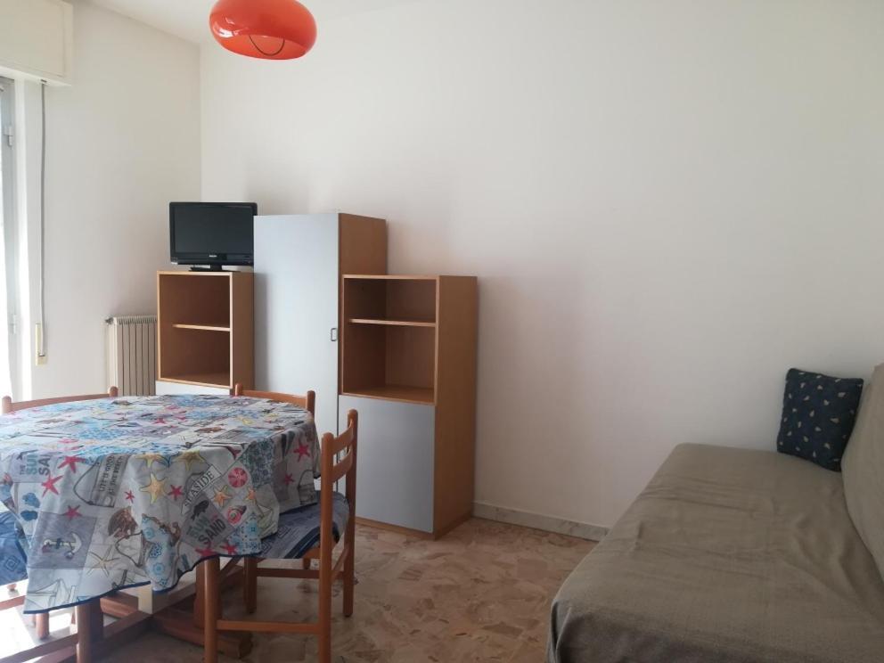 Residence Villa Carmen Fronte Mare A 50 Mt Pietra Ligure Exterior photo