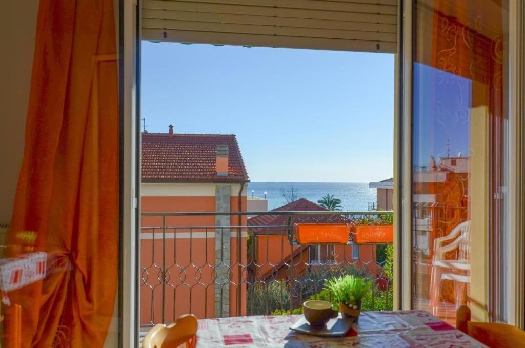Residence Villa Carmen Fronte Mare A 50 Mt Pietra Ligure Exterior photo