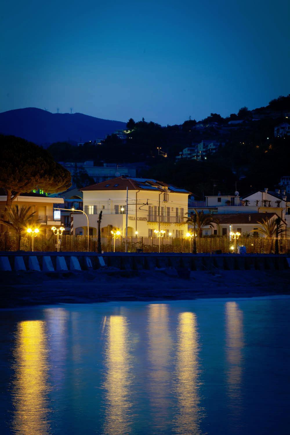 Residence Villa Carmen Fronte Mare A 50 Mt Pietra Ligure Exterior photo