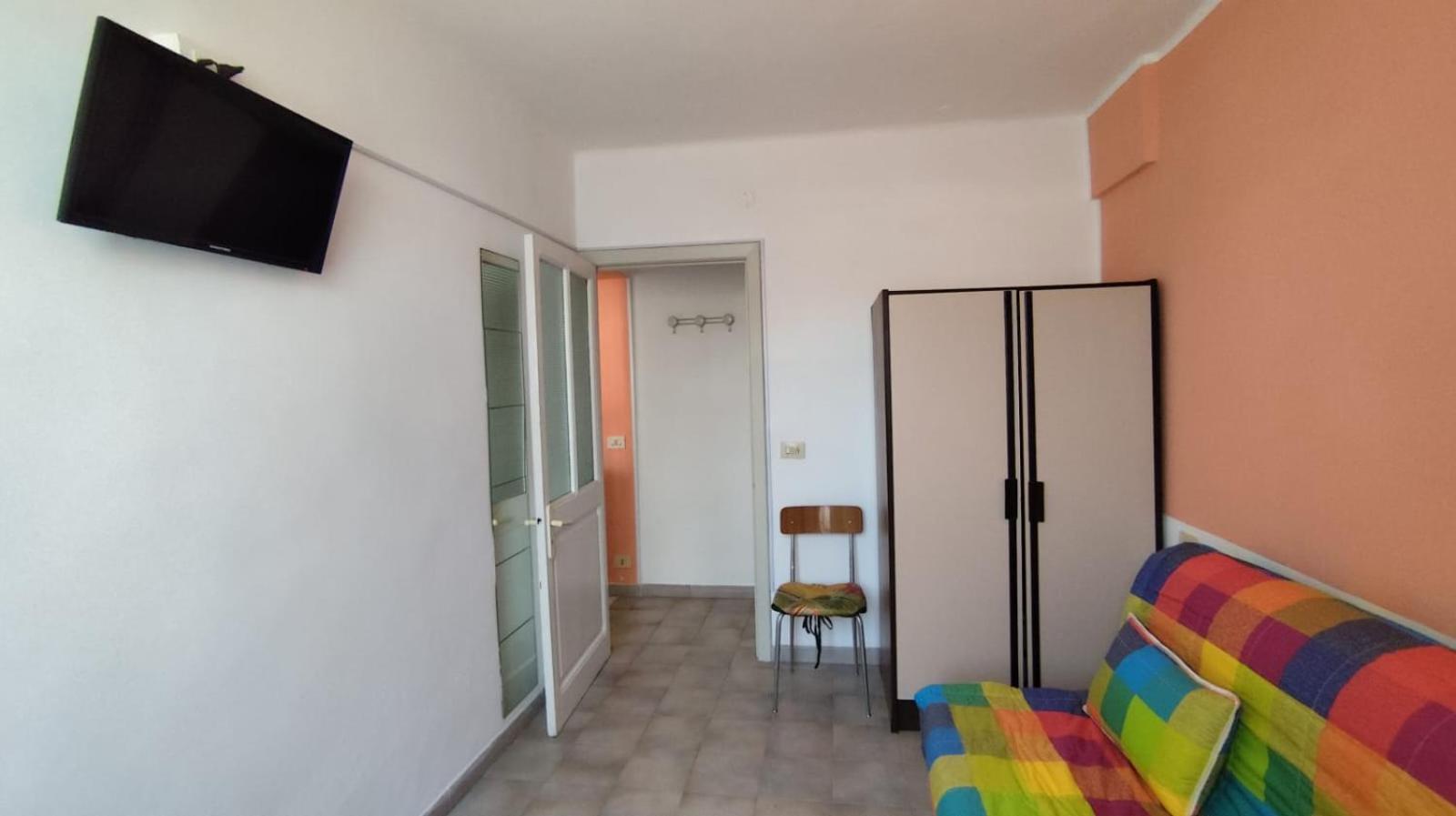 Residence Villa Carmen Fronte Mare A 50 Mt Pietra Ligure Exterior photo